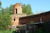 В Липецкой области коммунисты с помощью милиции сорвали со стены монастыря мемориальную доску 