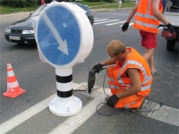  В Липецке устанавливают новые дорожные знаки 