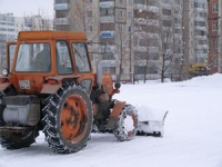 Снегоуборочный трактор раздавил человека 
