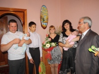 Михаил Гулевский поздравил липецкую семью с рождением второй двойни