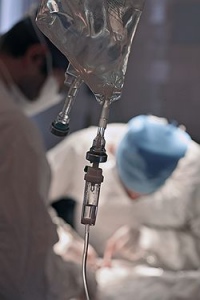 Хирурга будут судить за то, что оставил марлю в теле пациента 
