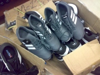 Полицейские изъяли 228 пар контрафактной обуви
