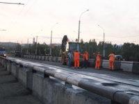 Ремонт Петровского моста внес изменения в движении транспорта 