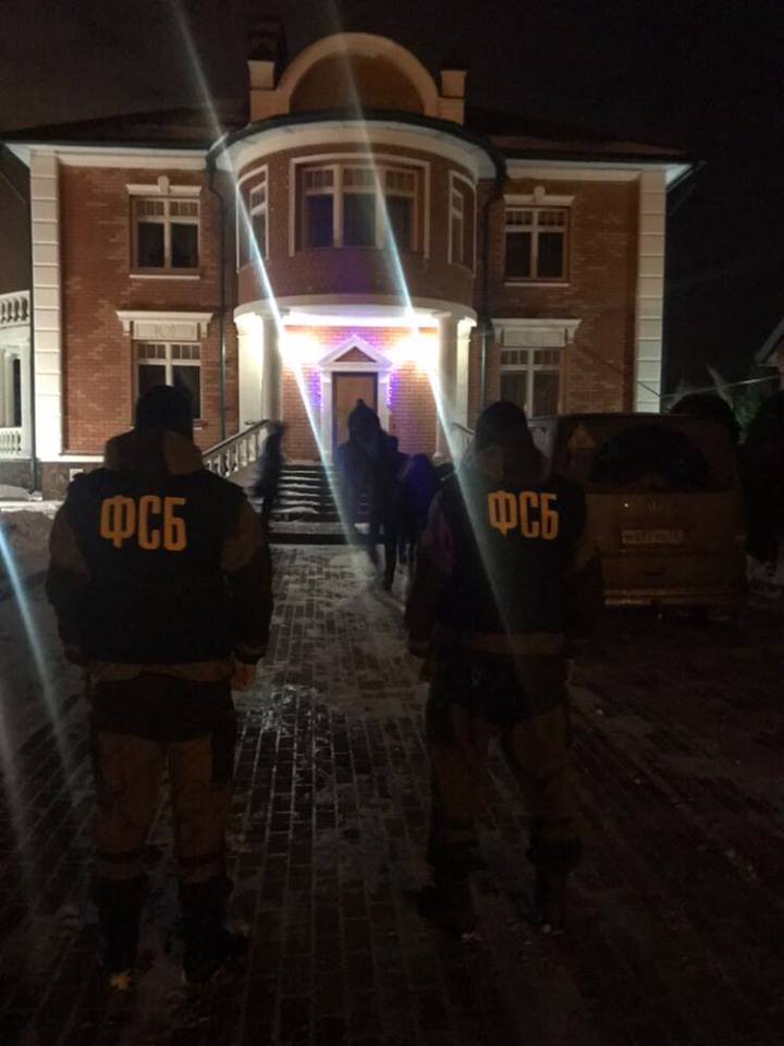 В элитном посёлке Липецкого района прошли обыски по делу главы «Липецкой ипотечной корпорации» Валерия Клевцова
