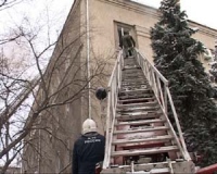 Пожарные тушили здание УВД