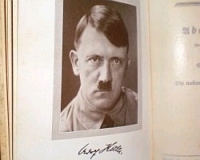 В Липецк не довезли книгу с подписью Гитлера