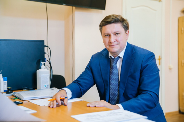 Спикер липецкого горсовета Александр Афанасьев заработал в 55 раз меньше мэра