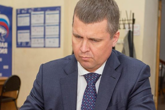 Вице-губернатор Дмитрий Аверов пожелал решать вопросы на федеральном уровне