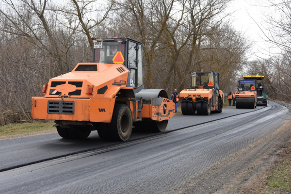 Липецкие дорожники поделили 1,7 млрд рублей на ремонт региональных магистралей