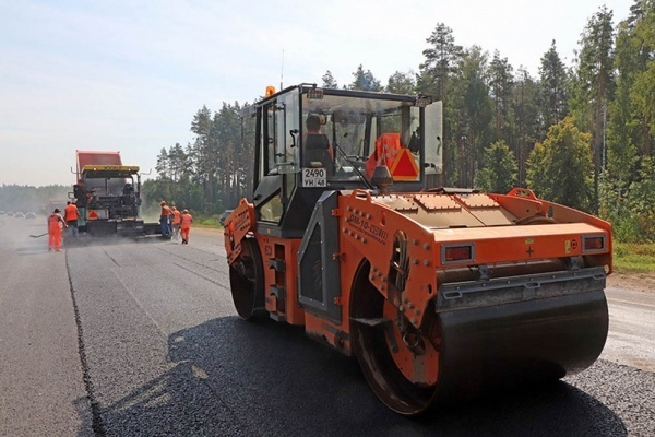 В Липецкой области в «безопасные и качественные» дороги закатают почти 5 млрд рублей