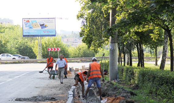 Власти Липецка добились от недобросовестного подрядчика устранения дефектов на дорогах