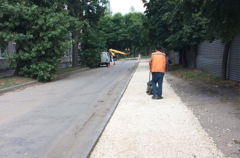 В Липецке обновили около 30 тыс. «квадратов» дорожного покрытия
