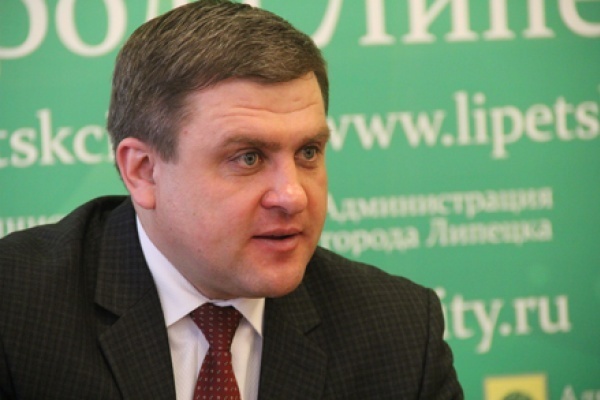 Решение убрать киоски с центральных улиц могло негативно повлиять на рейтинг мэра Липецка Сергея Иванова