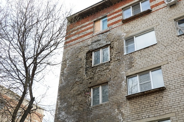 В Липецке жильцы проблемного дома на площади Мира до сих остаются без тепла в квартирах