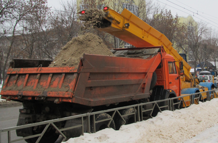 Разбушевавшаяся стихия подстегнула мэра Липецка к покупке снегоуборочной техники за 70 млн рублей