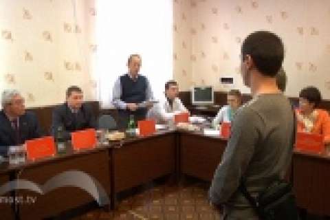 «Годен - негоден»: окончательное решение о состоянии здоровья 50 призывников Липецка сегодня вынес председатель комиссии Михаил Гулевский