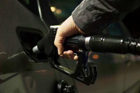 Бензин в Липецкой области упал в цене