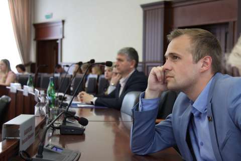 Липецкий депутат озаботился судьбой «уплывающих» из городской казны миллионов