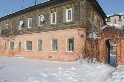 Липецкие чиновники игнорируют расселение жителей 150-летнего «дома-призрака» в Лебедяни