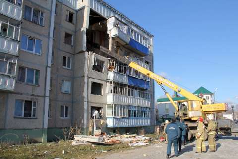 После приезда замминистра строительства и ЖКХ РФ Андрея Чибиса в Данков, пострадавшим от взрыва сразу пообещали новые квартиры