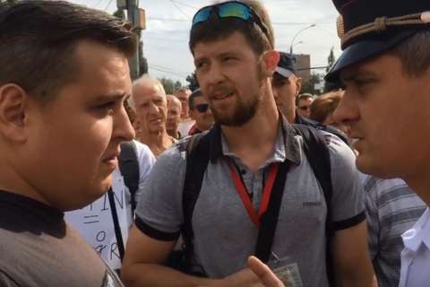 С несанкционированного митинга липецкого штаба Алексея Навального в полицию увезли 10 человек