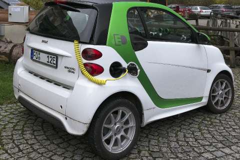 Липецкие власти надеются запустить производство электромобилей на получившем банкротный иск «Моторинвесте»