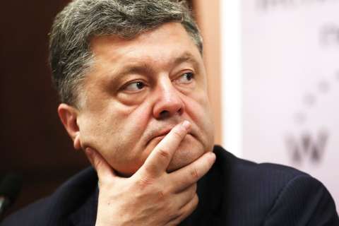 Петр Порошенко пока не может продать свою корпорацию ни в Киеве, ни в Липецке - Bloomberg