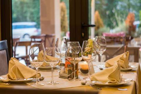 Власти разрешат липецким рестораторам кормить посетителей с середины июля