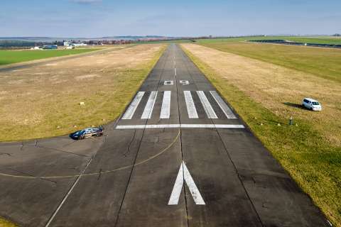 Липецкий аэропорт отсудил у елецкого подрядчика 13,6 млн рублей за некачественную взлетно-посадочную полосу