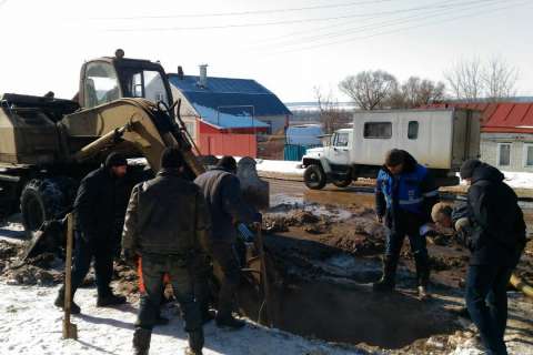 В Становлянском районе Липецкой области решили проблему многолетнего засора в водопроводе рядом с ЦРБ