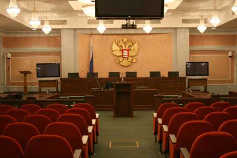 Подозреваемый в крупном мошенничестве учредитель липецкого «Мемориала» заявил о своей невиновности перед началом судебного заседания 