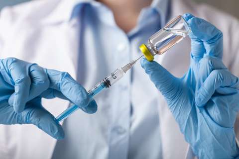 До конца года в Липецкую область привезут почти тысячу доз вакцины против коронавируса