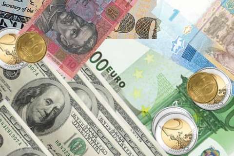 Евро и доллар уверенно идут вверх