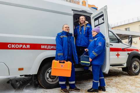 Автопарк Липецкой области пополнили 11 машин скорой помощи класса «В» 