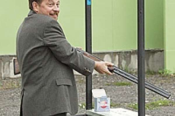 Владимир Лисин открывает радиостанцию для женщин Владимир Лисин открывает радиостанцию для женщин