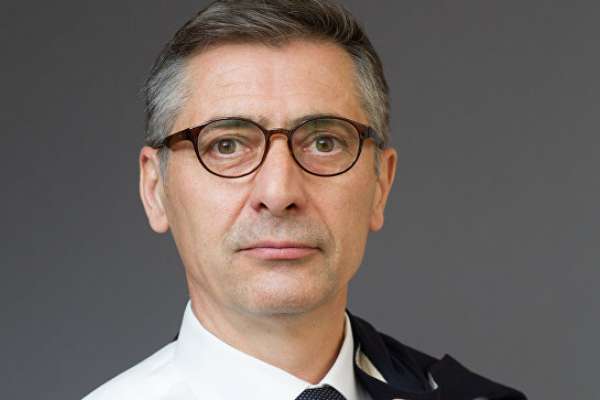 В Москве выпал из окна вице-президент Новолипецкого меткомбината Бруно Чарльз Де Куман В Москве выпал из окна вице-президент Новолипецкого меткомбината Бруно Чарльз Де Куман