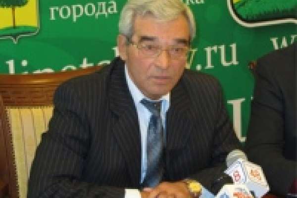 В Липецке обрушилась крыша ледовой арены В Липецке обрушилась крыша ледовой арены