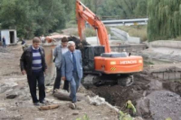 В Липецке во время восстановительных работ найдены старинные приспособления для укрепления берега Липовки В Липецке во время восстановительных работ найдены старинные приспособления для укрепления берега Липовки