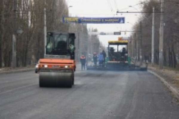 Дорожники выполнили больше половины объема ямочного ремонта автомагистралей Дорожники выполнили больше половины объема ямочного ремонта автомагистралей