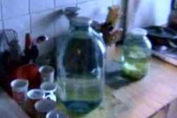 В Лебедяни задержали самогонщика-рецидивиста В Лебедяни задержали самогонщика-рецидивиста