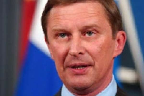 Иванов вручит резидентам свидетельства Иванов вручит резидентам свидетельства