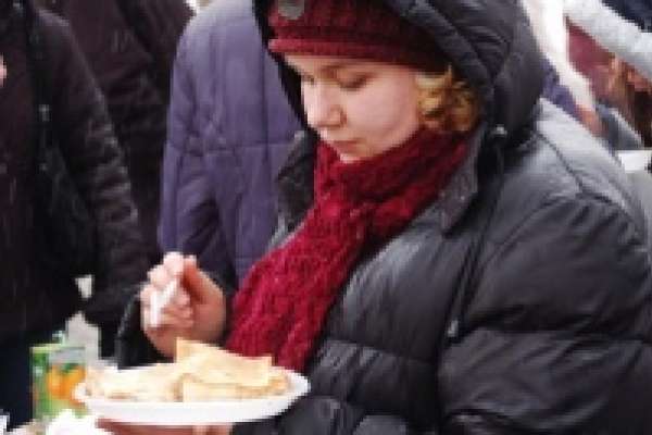 На Масленице не место стеклотаре На Масленице не место стеклотаре