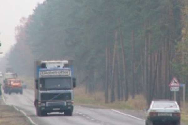 Губернатор решил защитить липецкие дороги от тяжелых грузовиков 