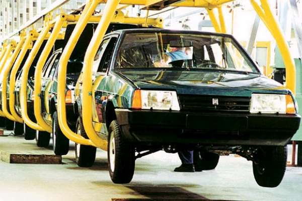Правительство России решило спасти отечественный автопром Правительство России решило спасти отечественный автопром