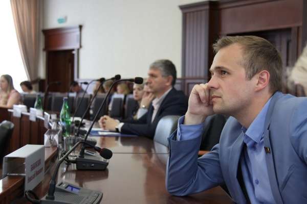 Липецкий депутат заявил о двойных стандартах губернатора в деле о главе сельсовета Липецкий депутат заявил о двойных стандартах губернатора в деле о главе сельсовета