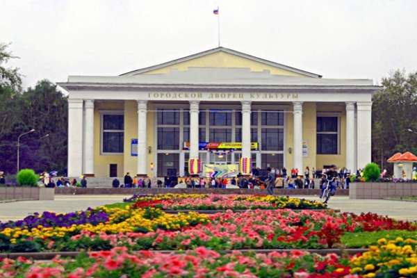 Директор липецкого дворца культуры наживалась на арендаторах Директор липецкого дворца культуры наживалась на арендаторах