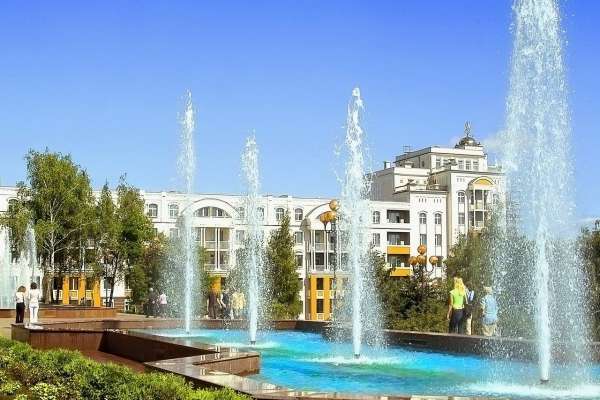 В Липецке строят пешеходный светомузыкальный фонтан за 6 млн. рублей В Липецке строят пешеходный светомузыкальный фонтан за 6 млн. рублей