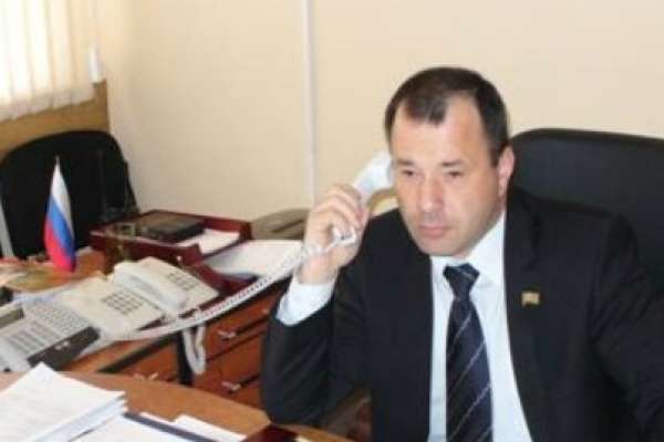 Бывший липецкий чиновник Виктор Комиссаров стал советником мэра Ялты Бывший липецкий чиновник Виктор Комиссаров стал советником мэра Ялты