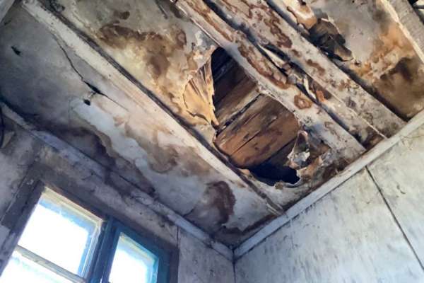 Жалобы жители Липецкой области на жизнь в полуразрушенных домах легли в основу уголовного дела против чиновников Жалобы жители Липецкой области на жизнь в полуразрушенных домах легли в основу уголовного дела против чиновников