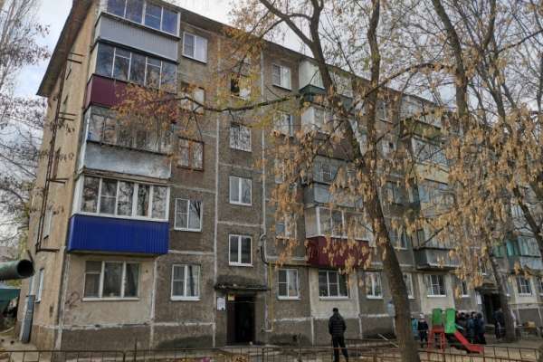 Ситуацию с угрозой разрушения дома в Липецке пришлось «разруливать» в отсутствии мэра Евгении Уваркиной